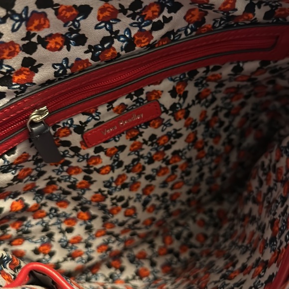 💕🌈💕🌈☀️🌈Vera Bradley Red Leather Bag with Shoulder Strap - Picture 3 of 6